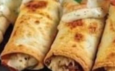 Mozzarella cheese slices