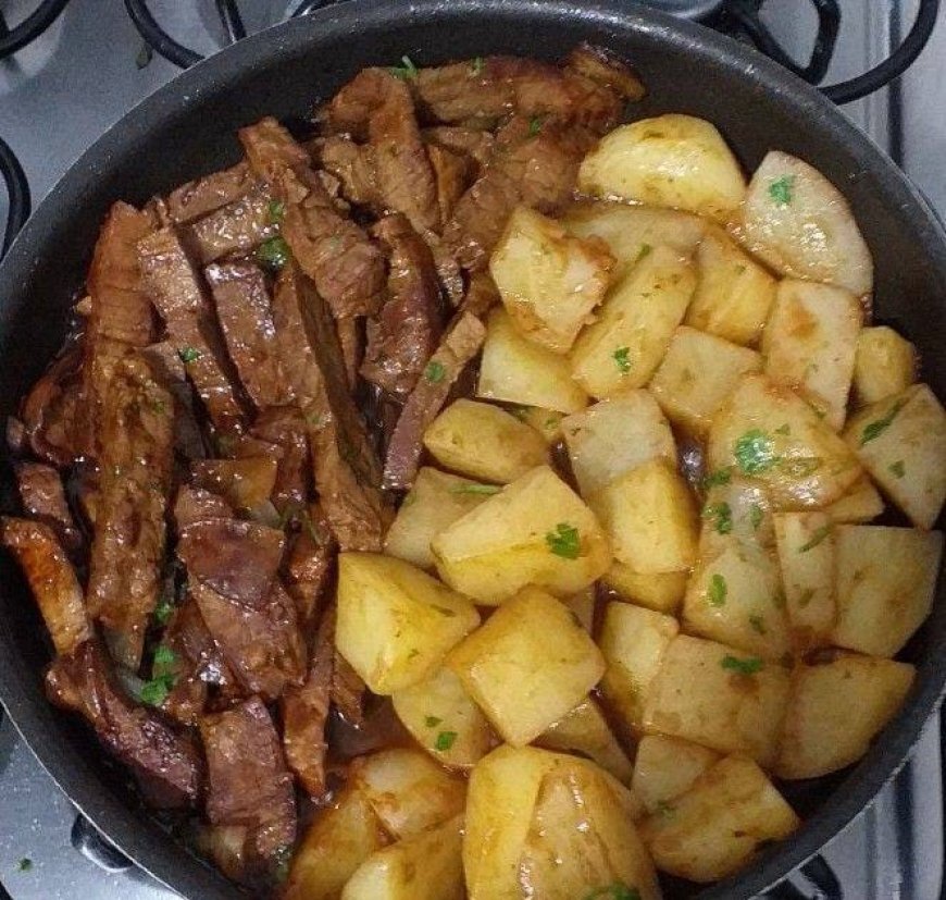 GARLIC BUTTER STEAK AND POTATOES SKILLET