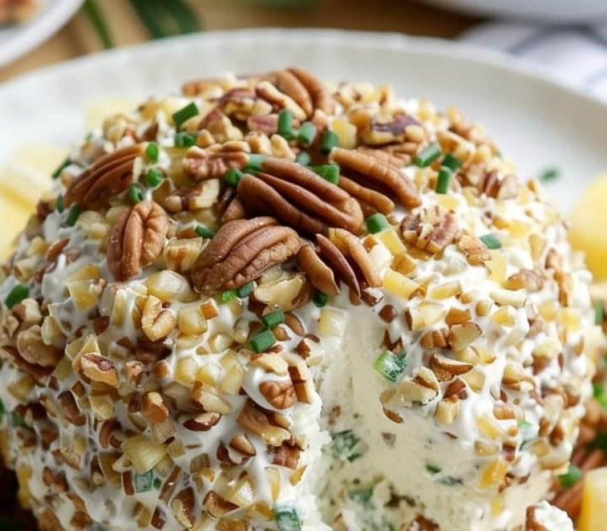 HEAVENLY PINEAPPLE CHEESEBALL