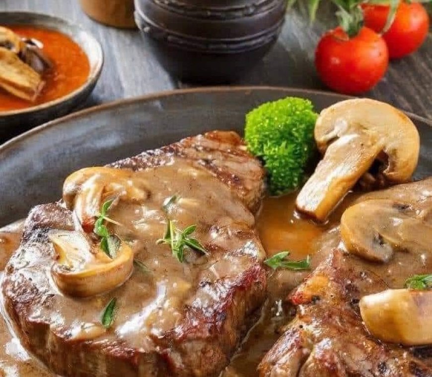 Steak with Mushroom Gravy Recipe