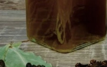 Discover the Natural Secret for Luxurious Hair Growth: Cloves, Bay Leaf, and Wate