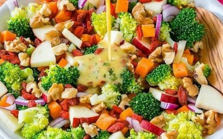 Crisp Apple and Broccoli Salad