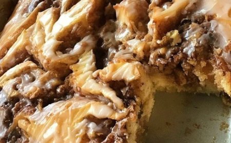 Cinnabon Cinnamon Roll Cake