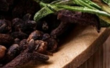 How to Make Clove + Rosemary Oil for Faster Hair Growth in 3 Easy Steps