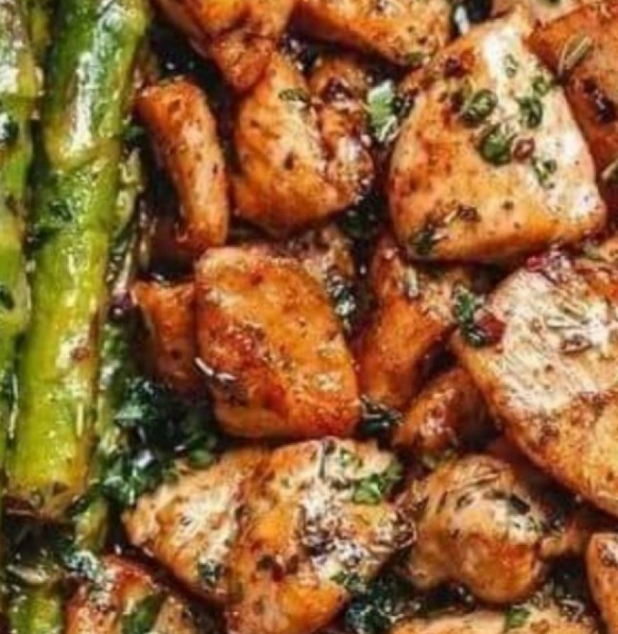 GARLIC-BUTTER-POTATOES-STEAK