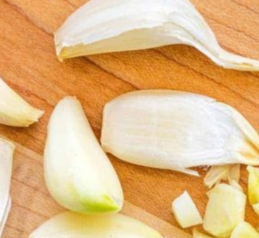 Take Garlic but Don’t Make This Common Mistake: Understanding Raw Garlic Consumption