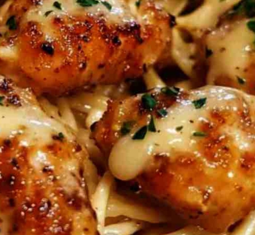 Garlic ButterChicken Bites withCreamy ParmesanPasta