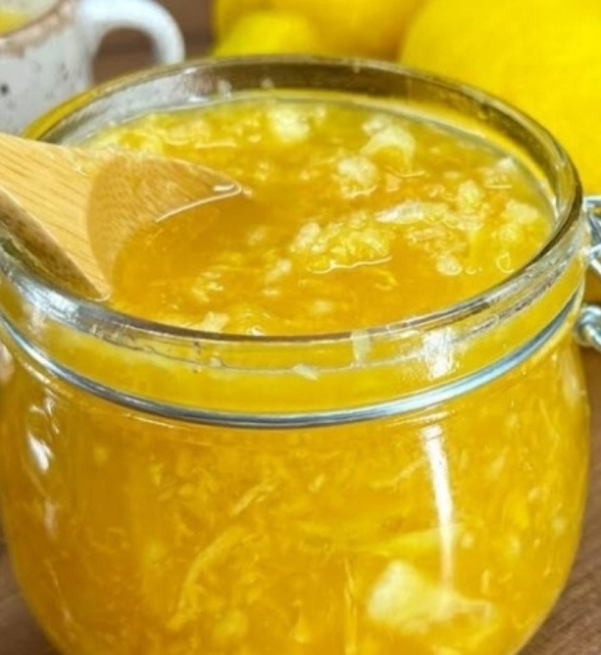 Refresh Your Meals with a Homemade Lemon Garlic Mix