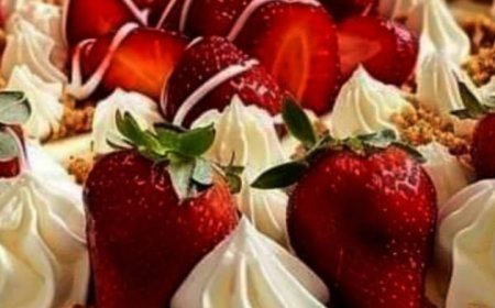 White Chocolate Strawberry Cheesecake