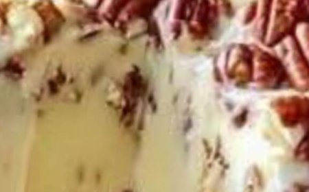 Cinnabon Cinnamon Roll Cake