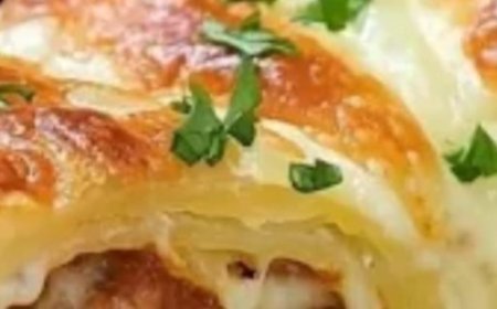 Savory Puff Pastry with Minced Meat and Cheese