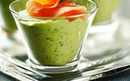 Avocado Dill Mousse & Smoked Salmon Verrine: A Sophisticated Appetizer