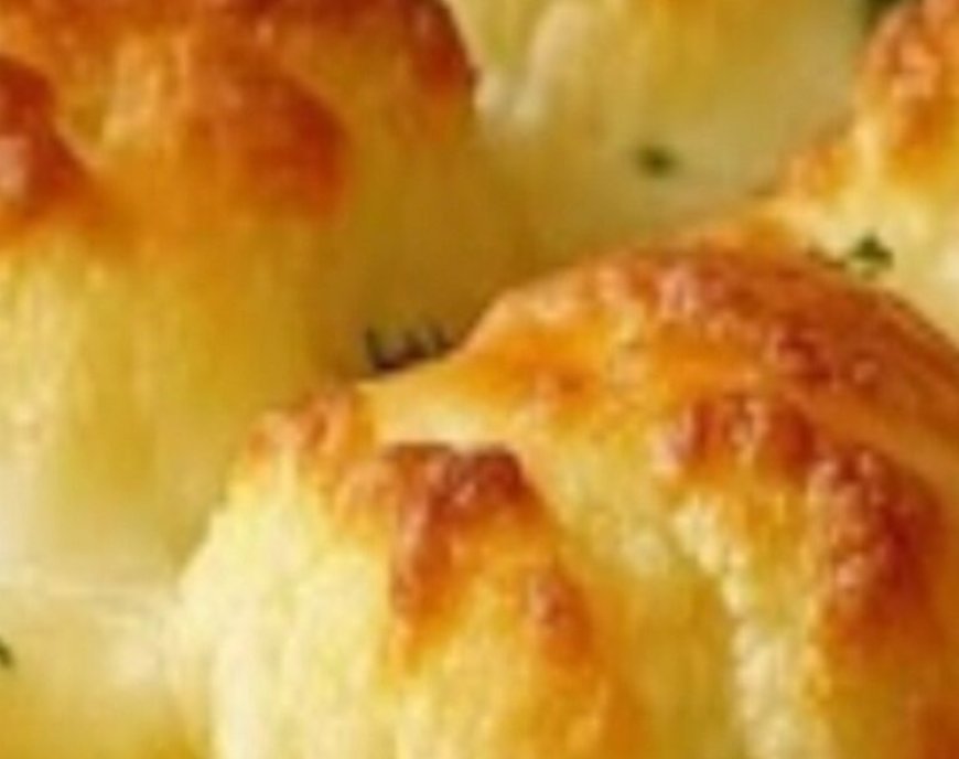 Recipe for Cauliflower with Cheese baked in the oven.
