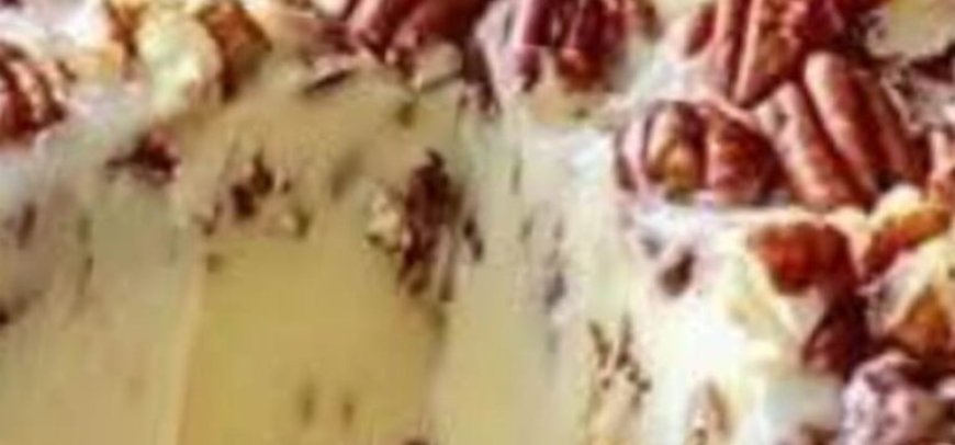 Cinnabon Cinnamon Roll Cake