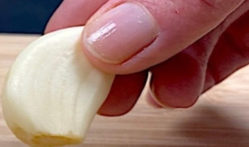 Hair Grows Like Crazy and Doesn’t Fall Out! The Best Remedy with Just 3 Powerful Ingredients Including Garlic ????