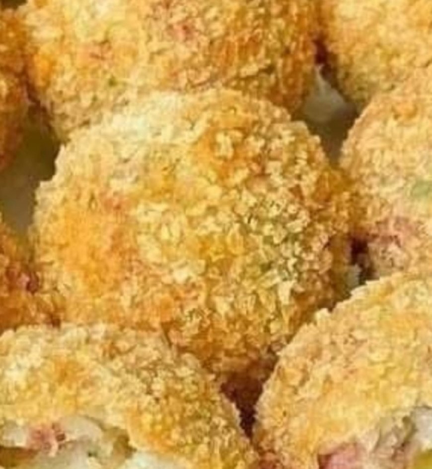 Rice ball with cheese & pepperoni