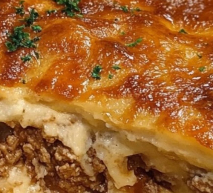 Hearty Beef and Rice Casserole with Cheese !