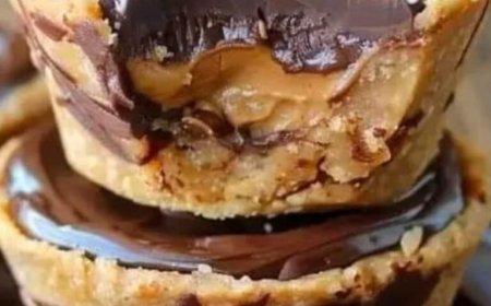 Delightful Peanut Butter and Chocolate Cups