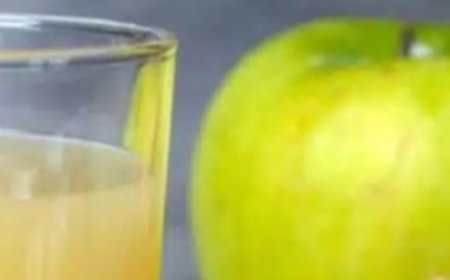 Colon Detox Juice: Apples, Ginger, and Lemon to Flush Out Toxins