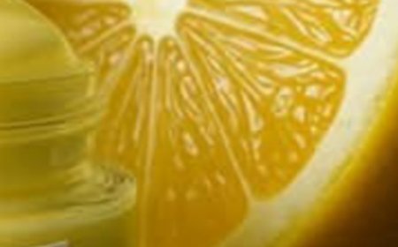 Vaseline Uses and Benefits for Healthy Skin, Soft Lips, and Shiny Hair