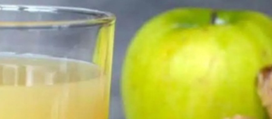 Colon Detox Juice: Apples, Ginger, and Lemon to Flush Out Toxins