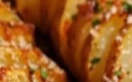 Crispy Sliced Baked Potatoes – The Viral Side Dish You’ll Make Weekly!