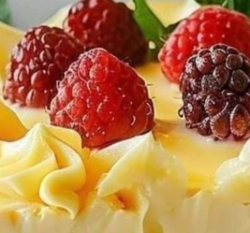 White Chocolate Raspberry Cheesecake