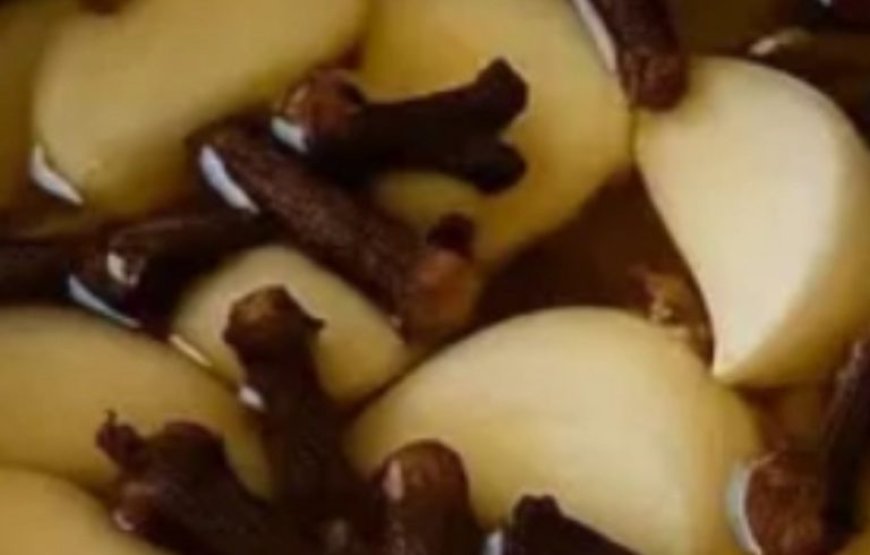 Natural Hair Darkening Remedy: Cloves and Garlic for Darker, Healthier Hair