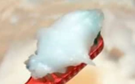 How to Naturally Whiten Your Teeth at Home in Just 3 Minutes Using Baking Soda and Coconut Oil