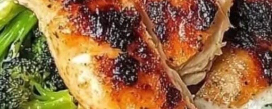 Grilled chicken and broccoli bowl with creamy garlic sauce