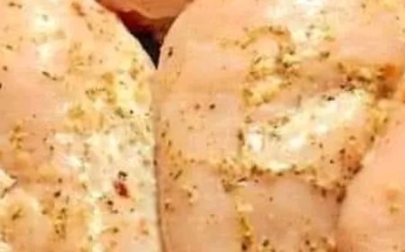 Tomato Baked Chicken: A Juicy, Flavor-Packed Delight