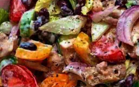 Chicken and Vegetable Salad with Creamy Dressing