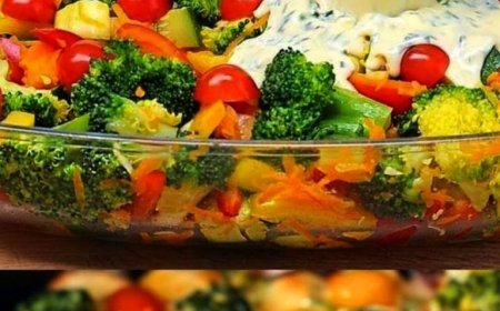 Creamy Baked Broccoli with Tomatoes and Kale