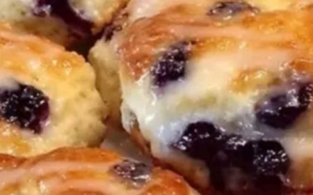Sweet Blueberry Biscuits: Fluffy, Buttery  Bursting with Juicy Berries