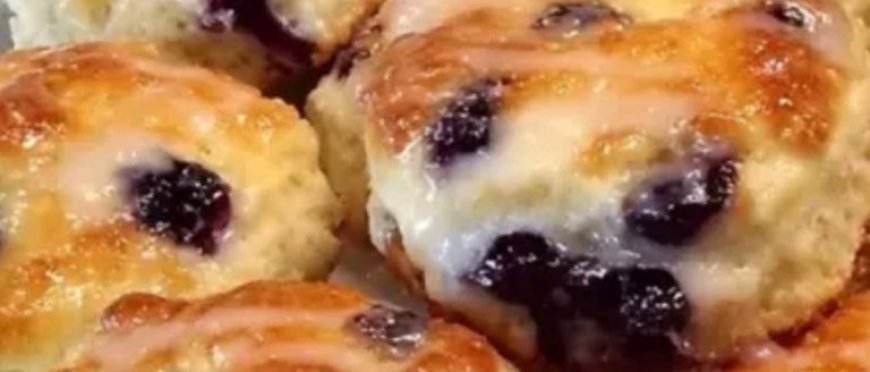 Sweet Blueberry Biscuits: Fluffy, Buttery  Bursting with Juicy Berries