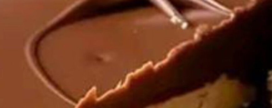 Giant Reese’s Peanut Butter Cup Pie