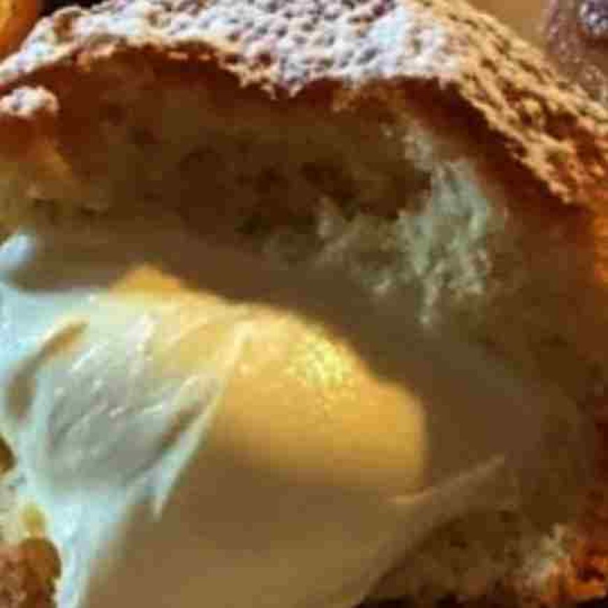 MOM’S FAMOUS CREAM PUFFS