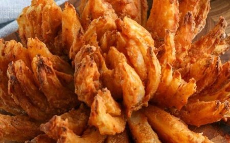 Air Fryer Blooming Onion