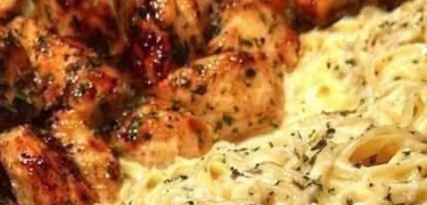 Garlic ButterChicken Bites withCreamy ParmesanPasta