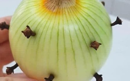 My grandmother always puts a nail in the onion: I was surprised when I