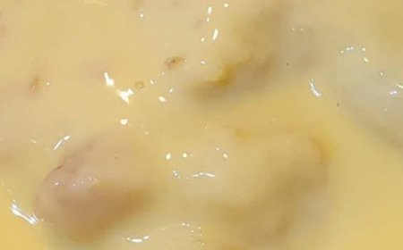 A classic British dessert! ???? Apple Crumble & Custard