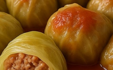 Stuffed Cabbage Rolls in Tomato Sauce