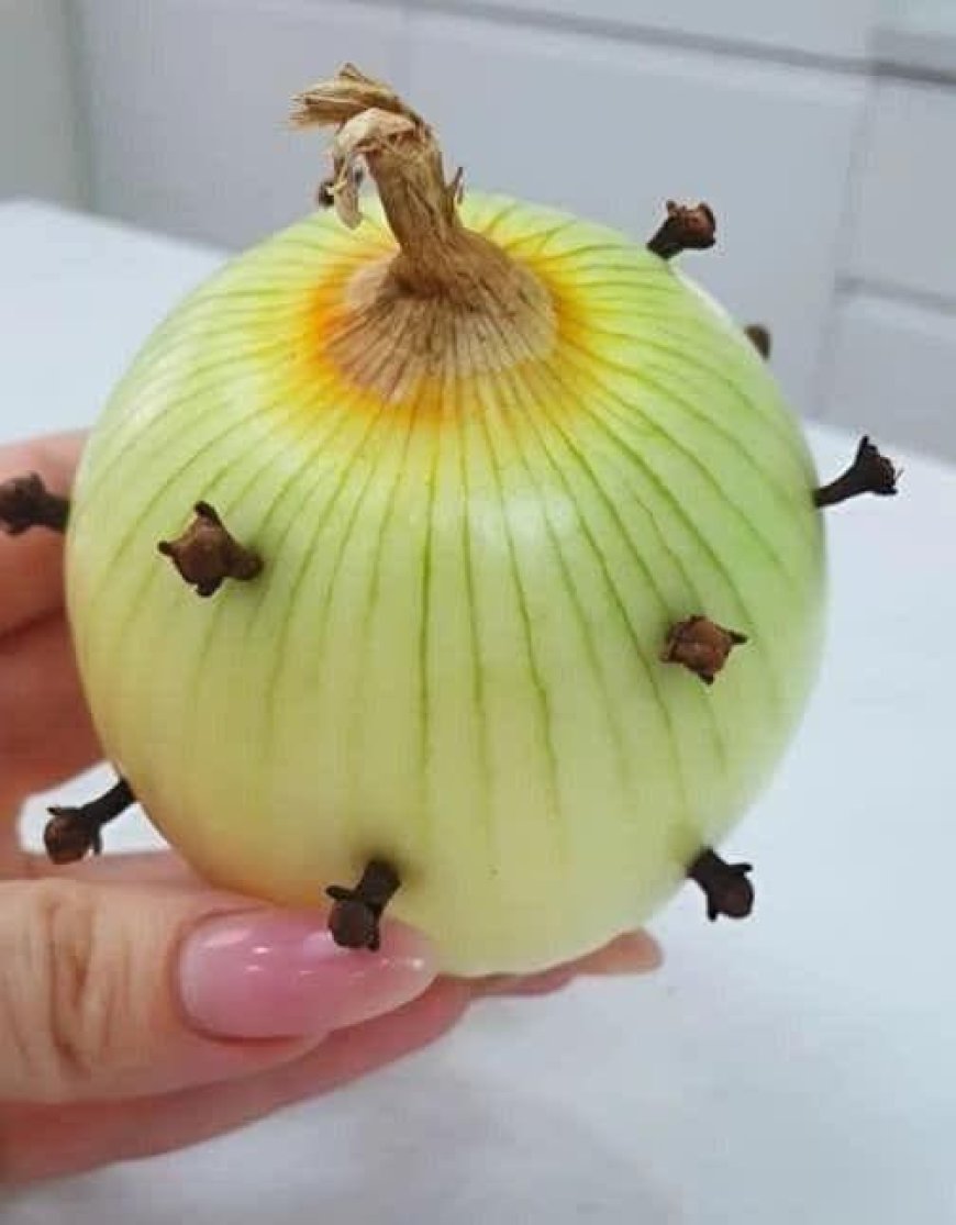 My grandmother always puts a nail in the onion: I was surprised when I