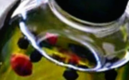 Natural Oil for Uric Acid, Inflammation, and Cravings