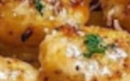 Grilled Chicken Bites with Creamy Garlic Sauce