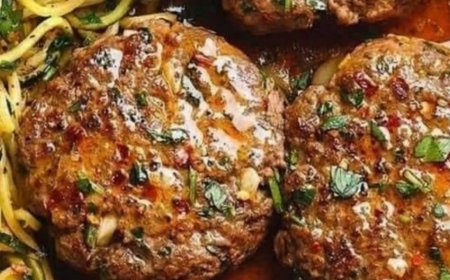 Hamburger steaks with onion gravy