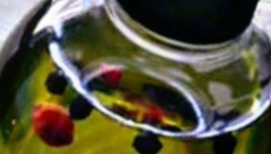 Natural Oil for Uric Acid, Inflammation, and Cravings