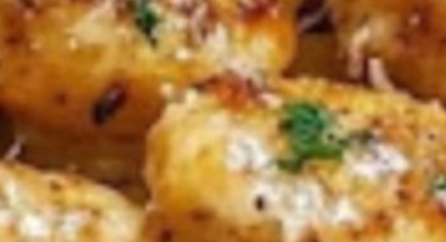 Grilled Chicken Bites with Creamy Garlic Sauce